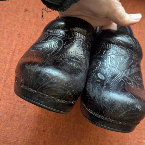 Scandi Girl Dansko Tooled Black Clogs Shoe Professional Boho Nurse Slip On - Picture 9 of 9